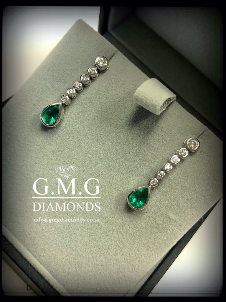pear shaped emerald earrings