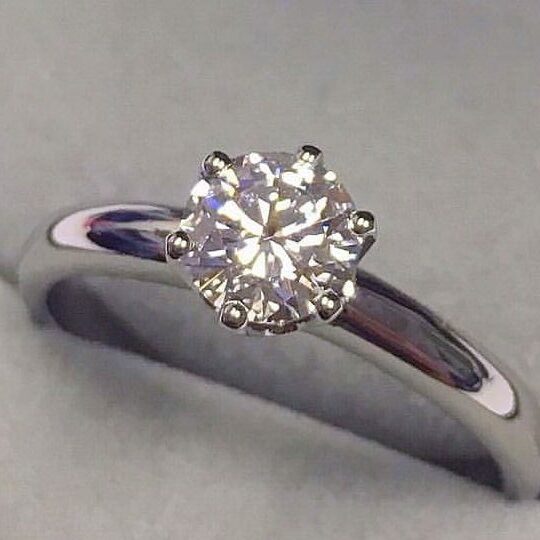 solitaire gold ring